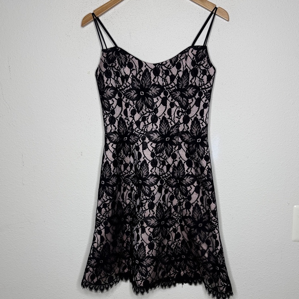 PORTRAIT Sully Bonnelly Black Lace Floral Dress size 6 - Picture 1 of 6